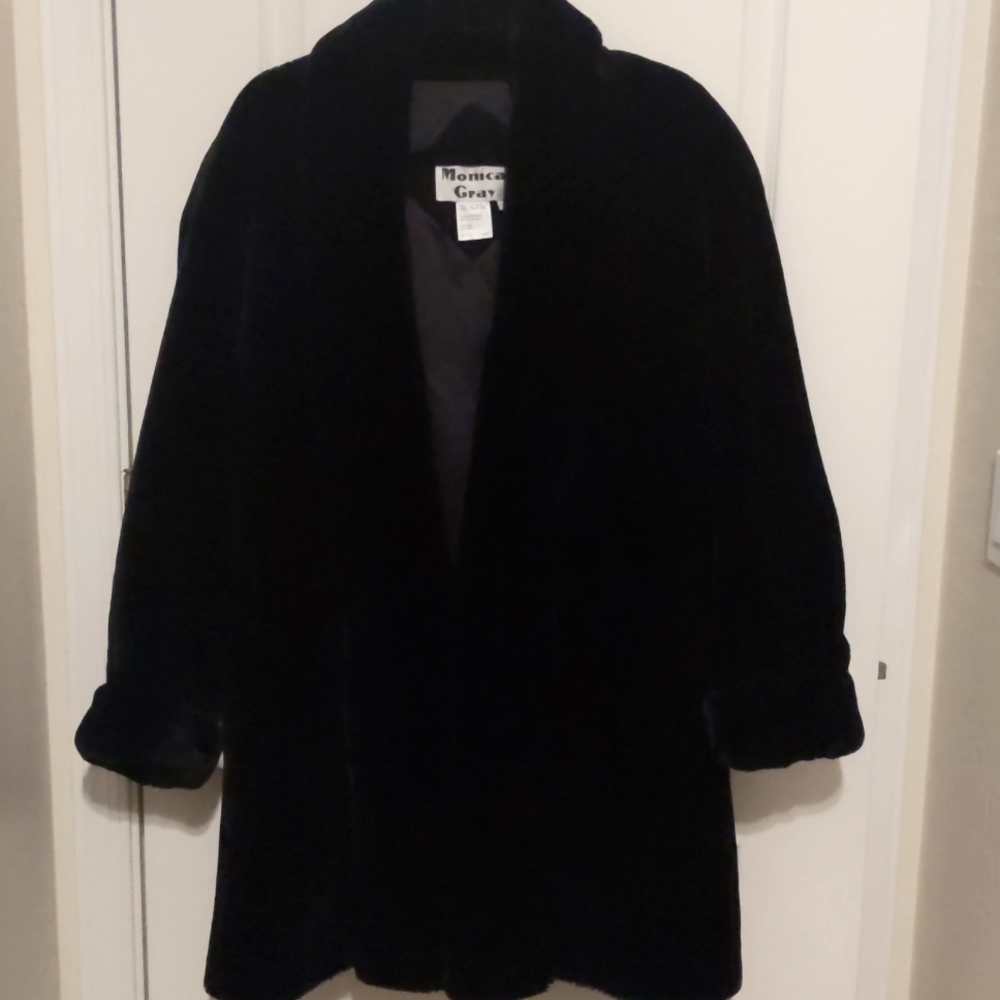 Monica Gray Black Faux Fur Coat Clasp Closure Cuffed Sleeves 2 Pockets Size M